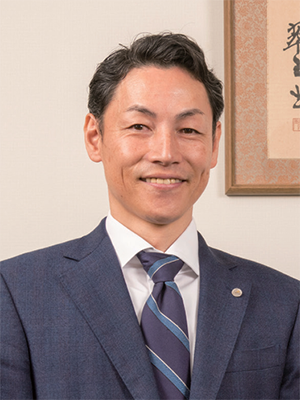 代表取締役社長　岡崇史